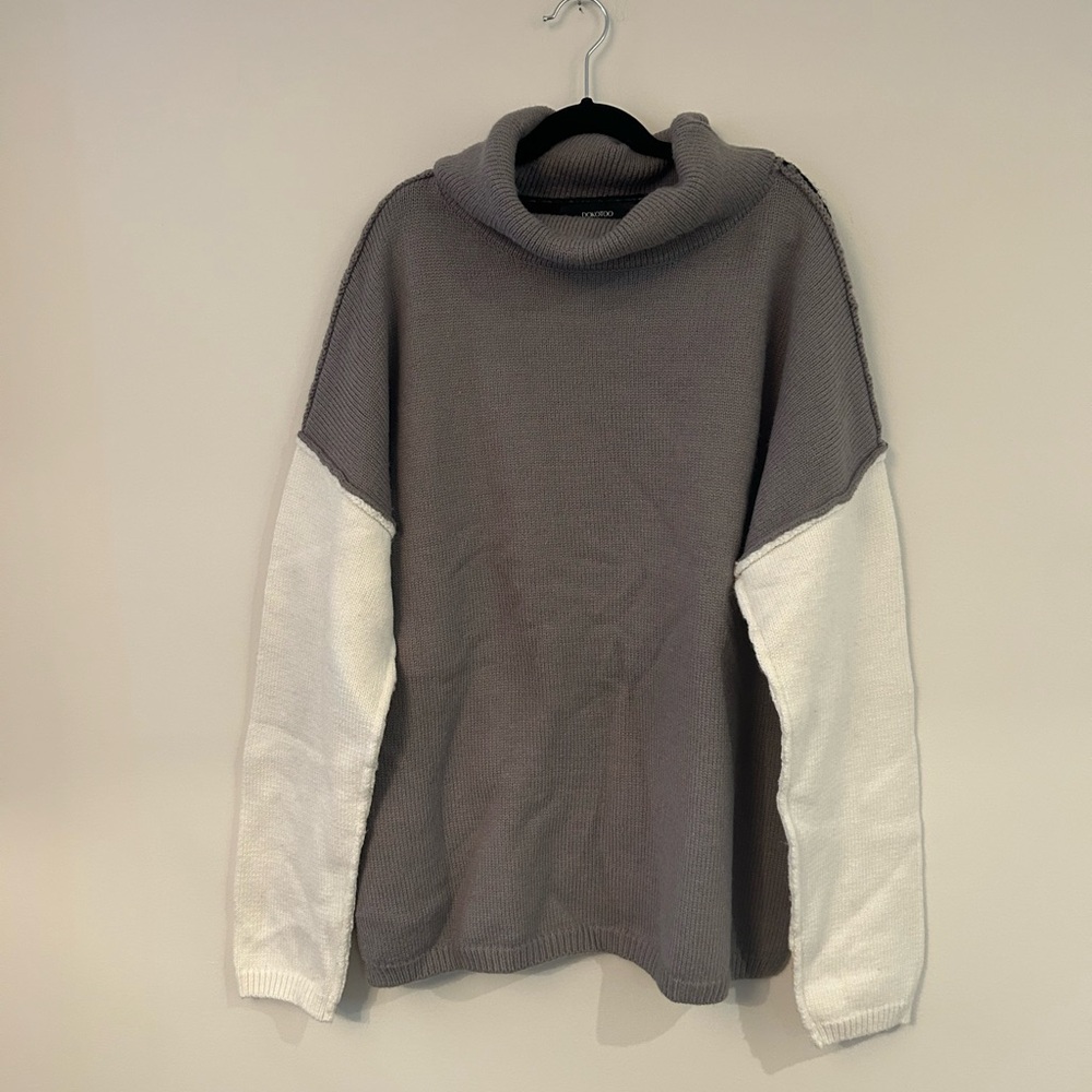 Elegant Gray and White Women's Turtleneck Sweater